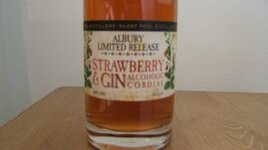 strawberry gin 003.JPG