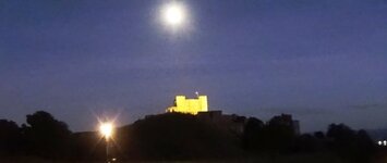 Dover castle by night 2.JPG